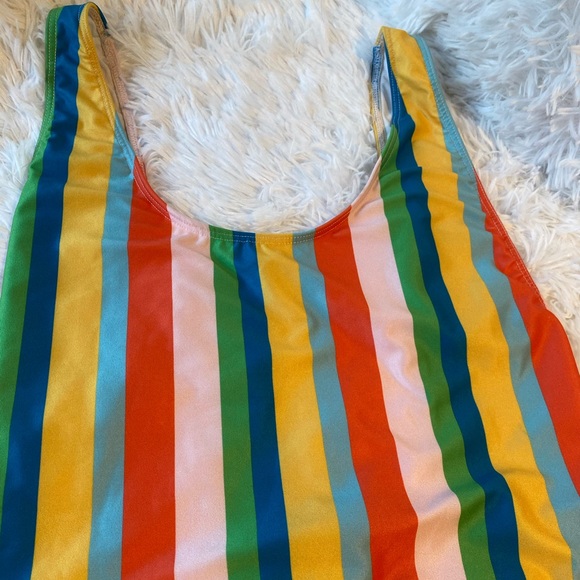 Hotness Colorful stripped one piece swimsuit🥰 - Picture 3 of 10